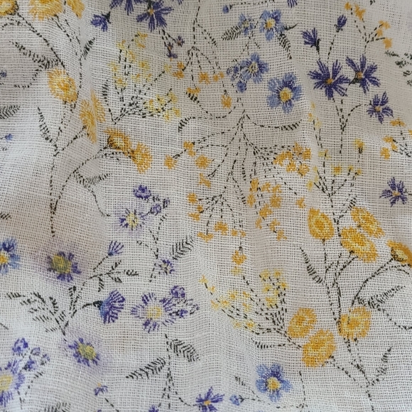 2/$20 Floral long sleeve top - Picture 3 of 5